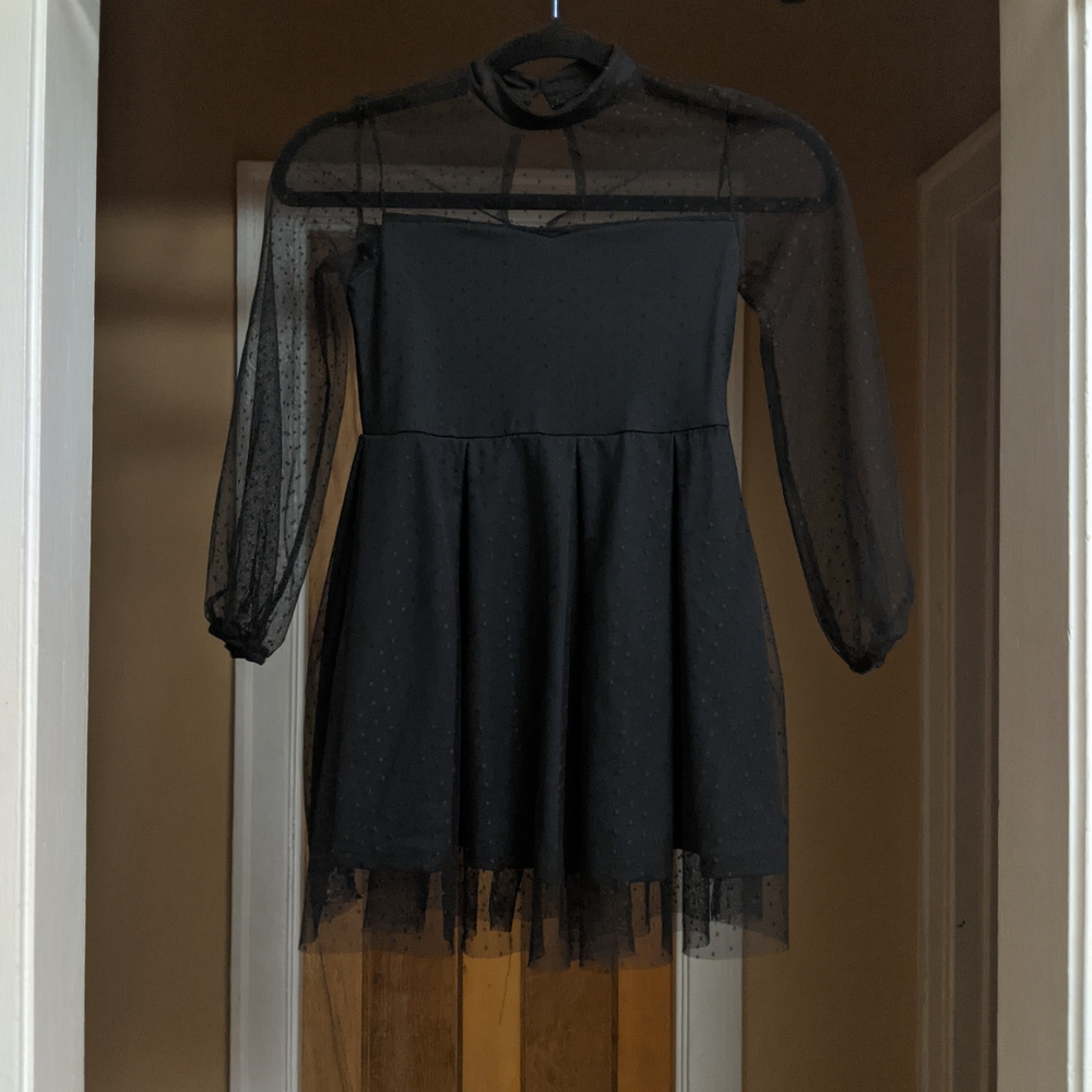 SHEIN Girls Contrast Dobby Mesh Fold Pleated Hem Keyhole Back Dress